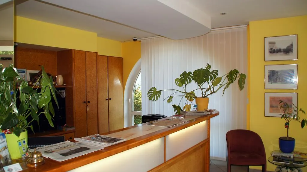 Hotel Am Buschkrugpark-1